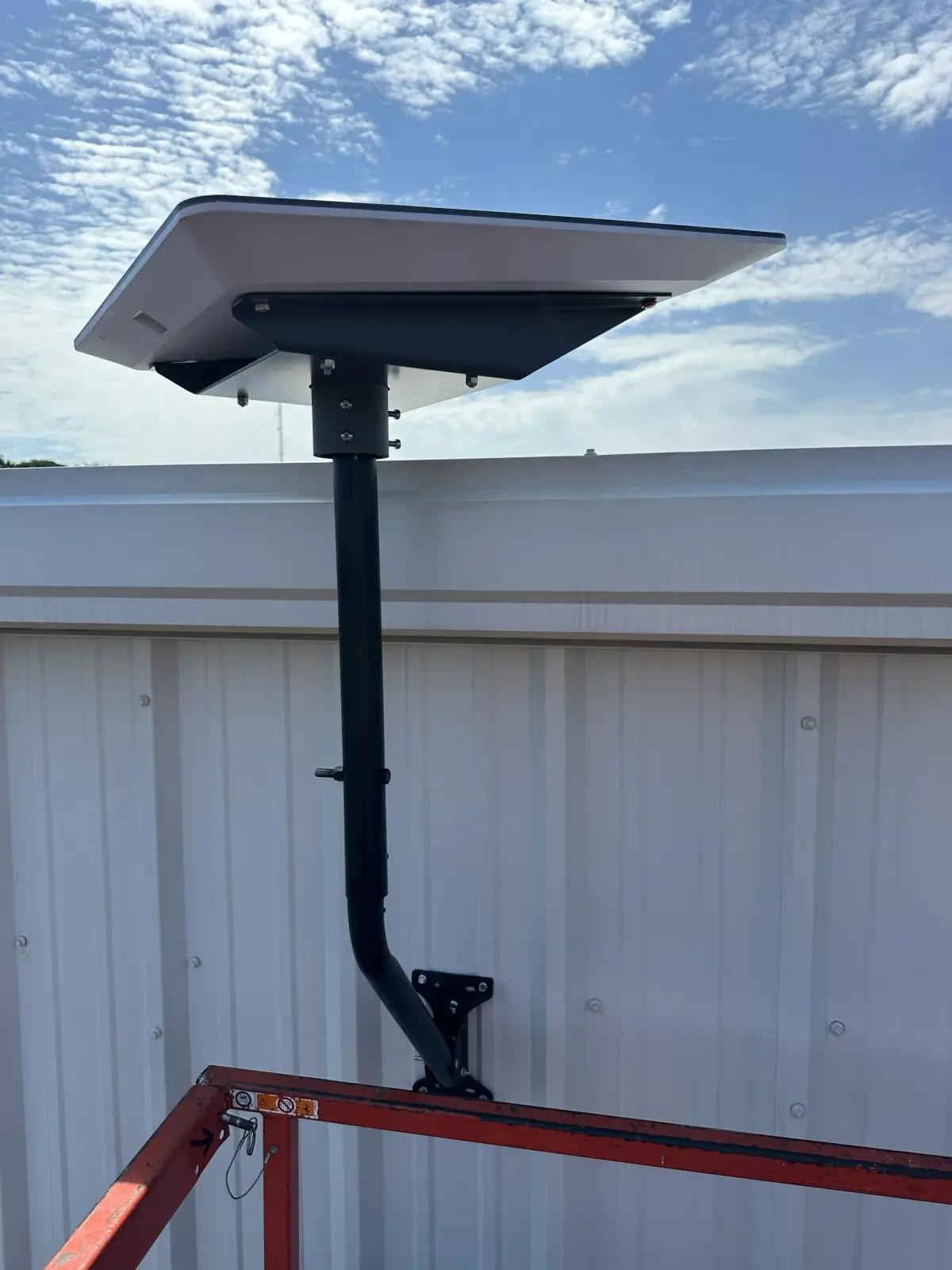 Custom J-mount fabrication for external wireless hardware